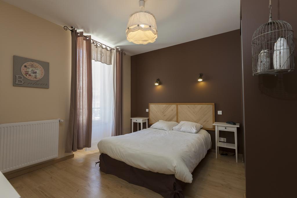 Hotel Des Alpes Le Bourg-d'Oisans Room photo